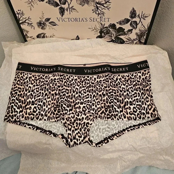 Victoria's Secret Boyshort Panties NWT Women's Medium Animal Print - Picture 2 of 8
